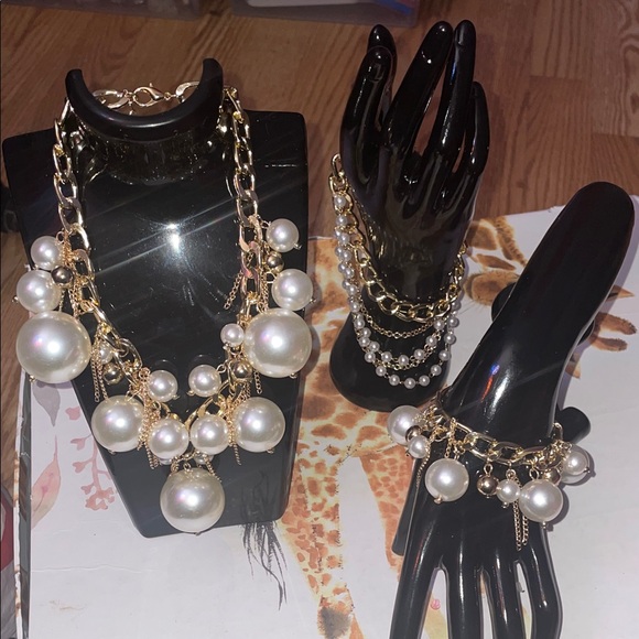 Three pieces elegant Akoya pearl choker necklace set including ankle bracelet - Picture 11 of 13